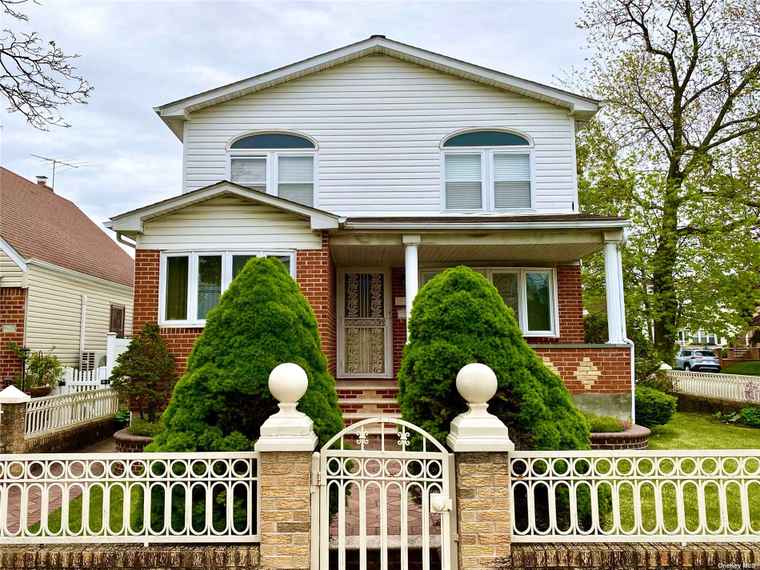 Photo of 136-19 244th St Rosedale, NY 11422