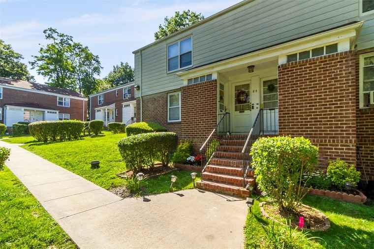 Photo of 84 Spruce St Unit 1A Yonkers, NY 10701