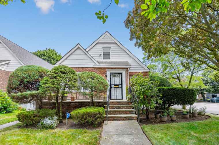Photo of 11859 235th St Cambria Heights, NY 11411