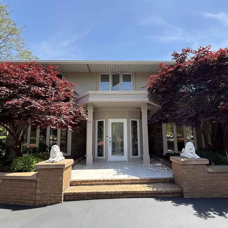 Photo of 18 Durham Dr Dix Hills, NY 11746
