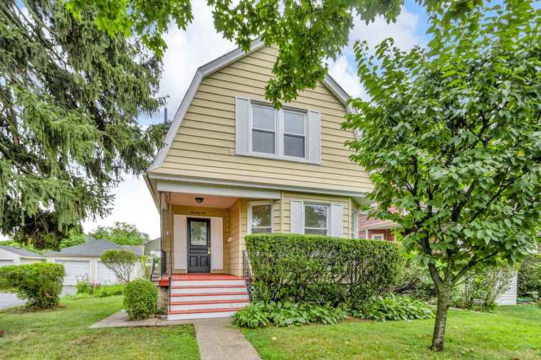 Photo of 71 Brookside Pl New Rochelle, NY 10801