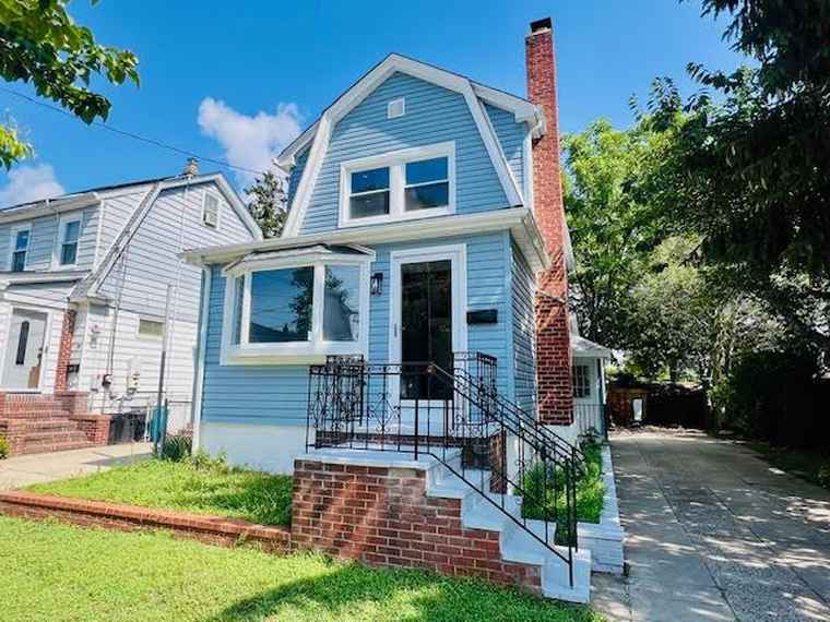 Photo of 6 Pershing Ave Valley Stream, NY 11581