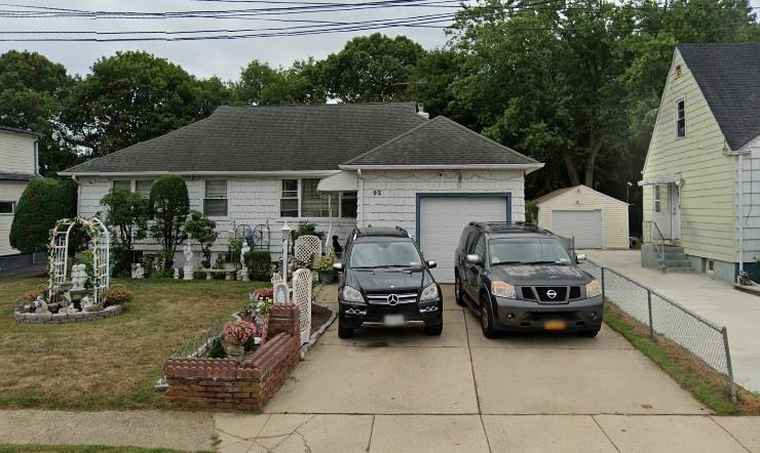 Photo of 92 Fir St Valley Stream, NY 11580