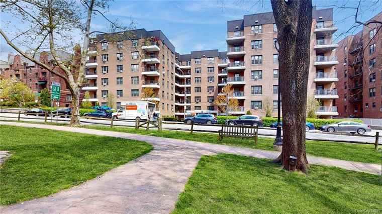 Photo of 16 North Broadway N Unit 5A White Plains, NY 10601