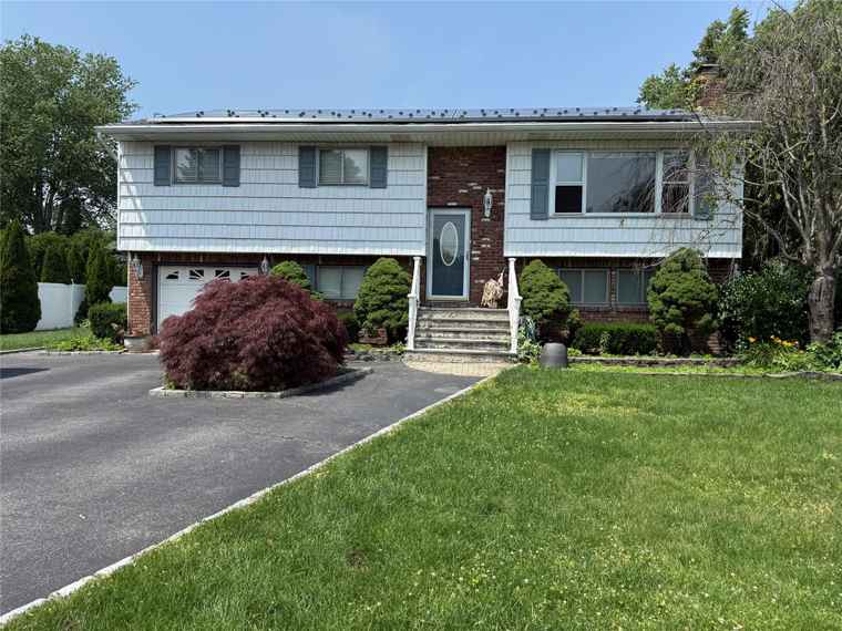 Photo of 331 Gillette St Dix Hills, NY 11746