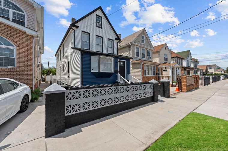 Photo of 11760 142nd St South Ozone Park, NY 11436