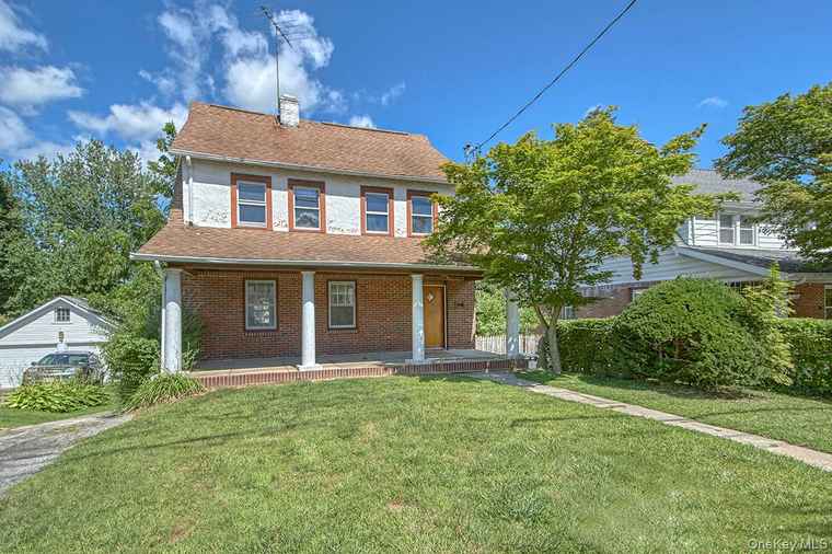Photo of 232 Chatterton Pkwy White Plains, NY 10606