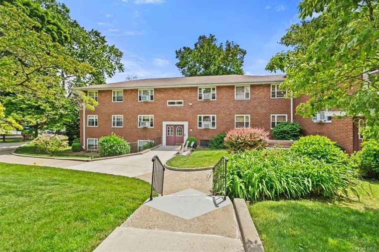 Photo of 12 Dehaven Dr Unit 1D Yonkers, NY 10703