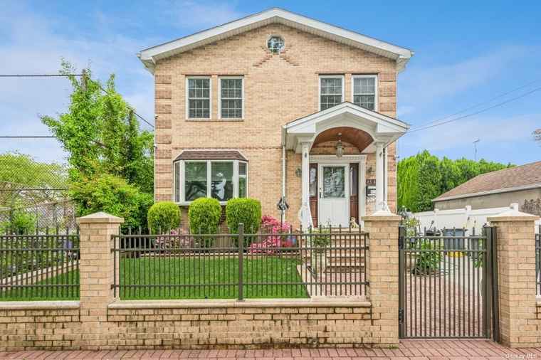 Photo of 85-49 258th St Floral Park, NY 11001
