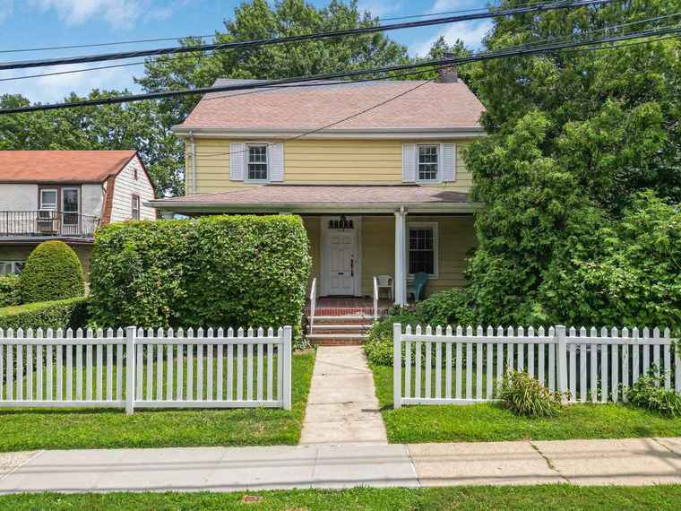 Photo of 115 Mount Joy Pl New Rochelle, NY 10801