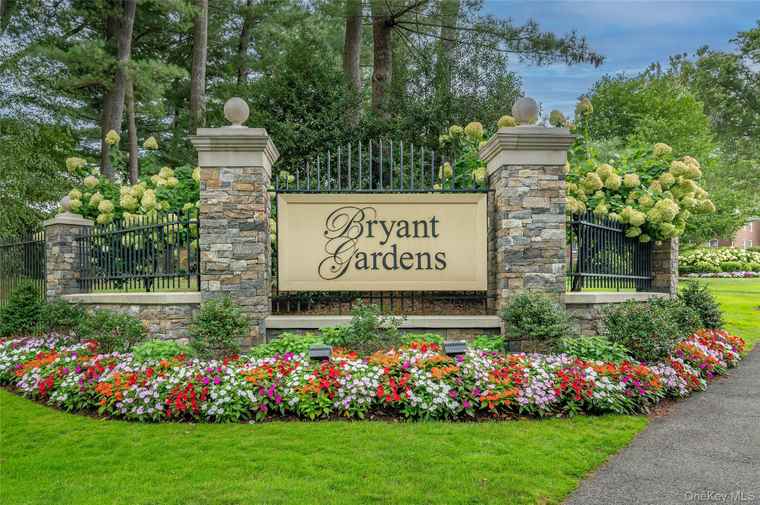 Photo of 3 Bryant Cres Unit 2G White Plains, NY 10605