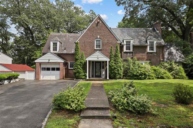 Photo of 74 Chester Dr Yonkers, NY 10710