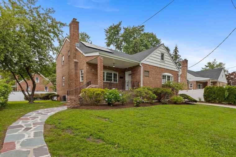Photo of 165 Clunie Ave Yonkers, NY 10703