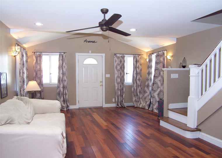Photo of 124 Berkley St Valley Stream, NY 11581