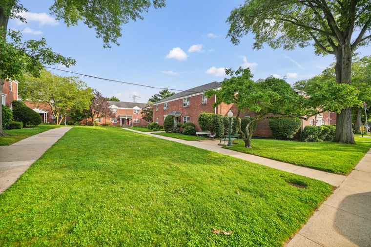 Photo of 520 Tuckahoe Rd Unit 3B Yonkers, NY 10710