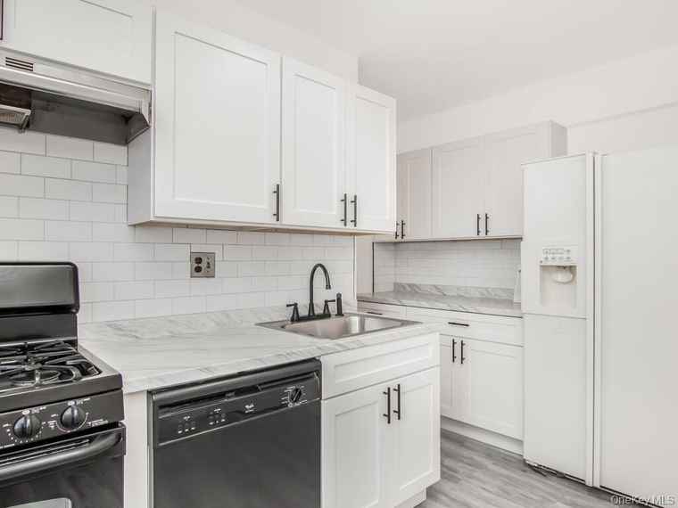 Photo of 245 Rumsey Rd Unit 4K Yonkers, NY 10701