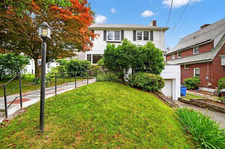 Photo of 33 Corley St Yonkers, NY 10701