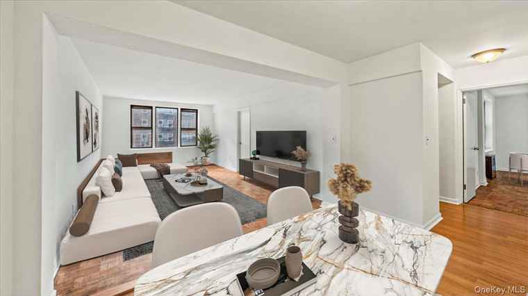Photo of 300 N Broadway Unit 2H Yonkers, NY 10701