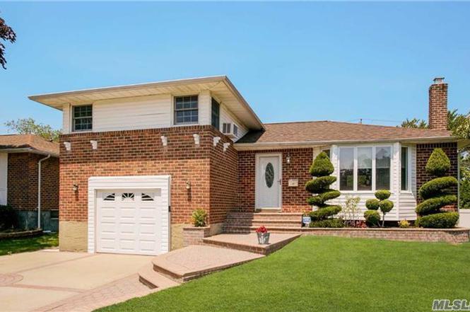 128 Stephen St, Levittown, NY 11756 | MLS# 2952340 | Redfin
