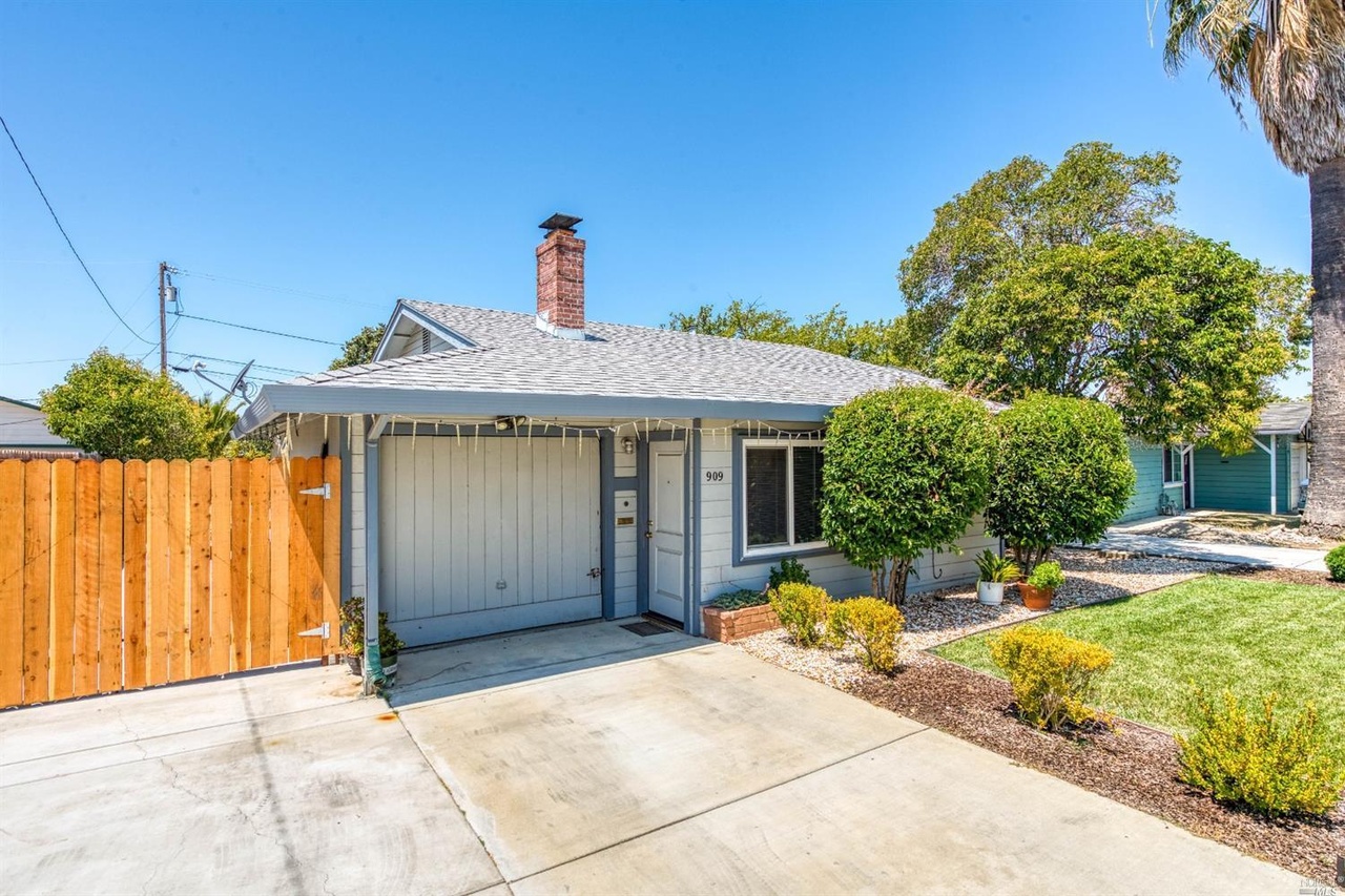 909 Jefferson St, Fairfield, CA 94533 | MLS# 22018157 | Redfin