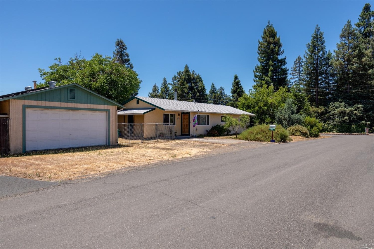 3021 Terrace Rd, Ukiah, CA 95482 | MLS# 21816365 | Redfin