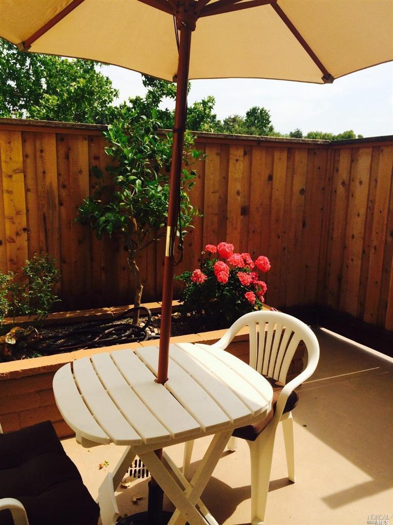 1558 Center Rd 8 Novato Ca 94947 2 Beds 1 5 Baths