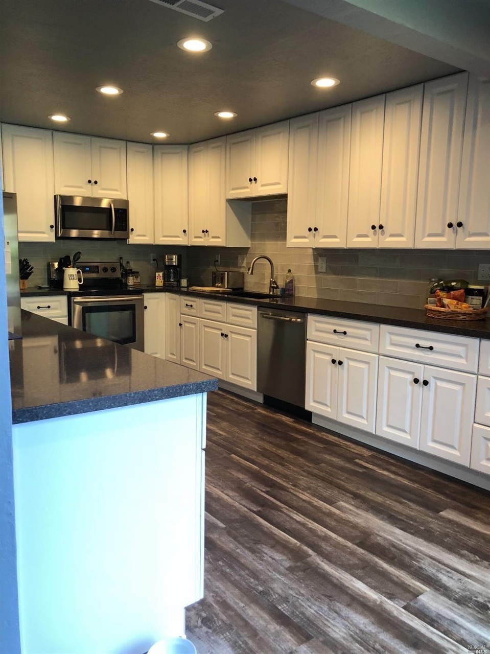 3102 Lucero Ct Santa Rosa Ca 95405 3 Beds 2 5 Baths