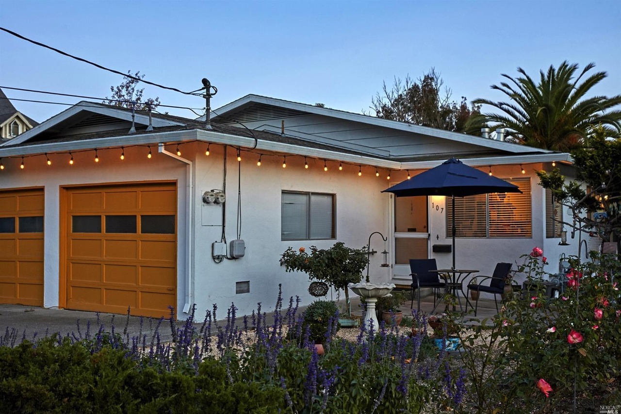 105 - 107 Bassett St, Petaluma, CA 94952