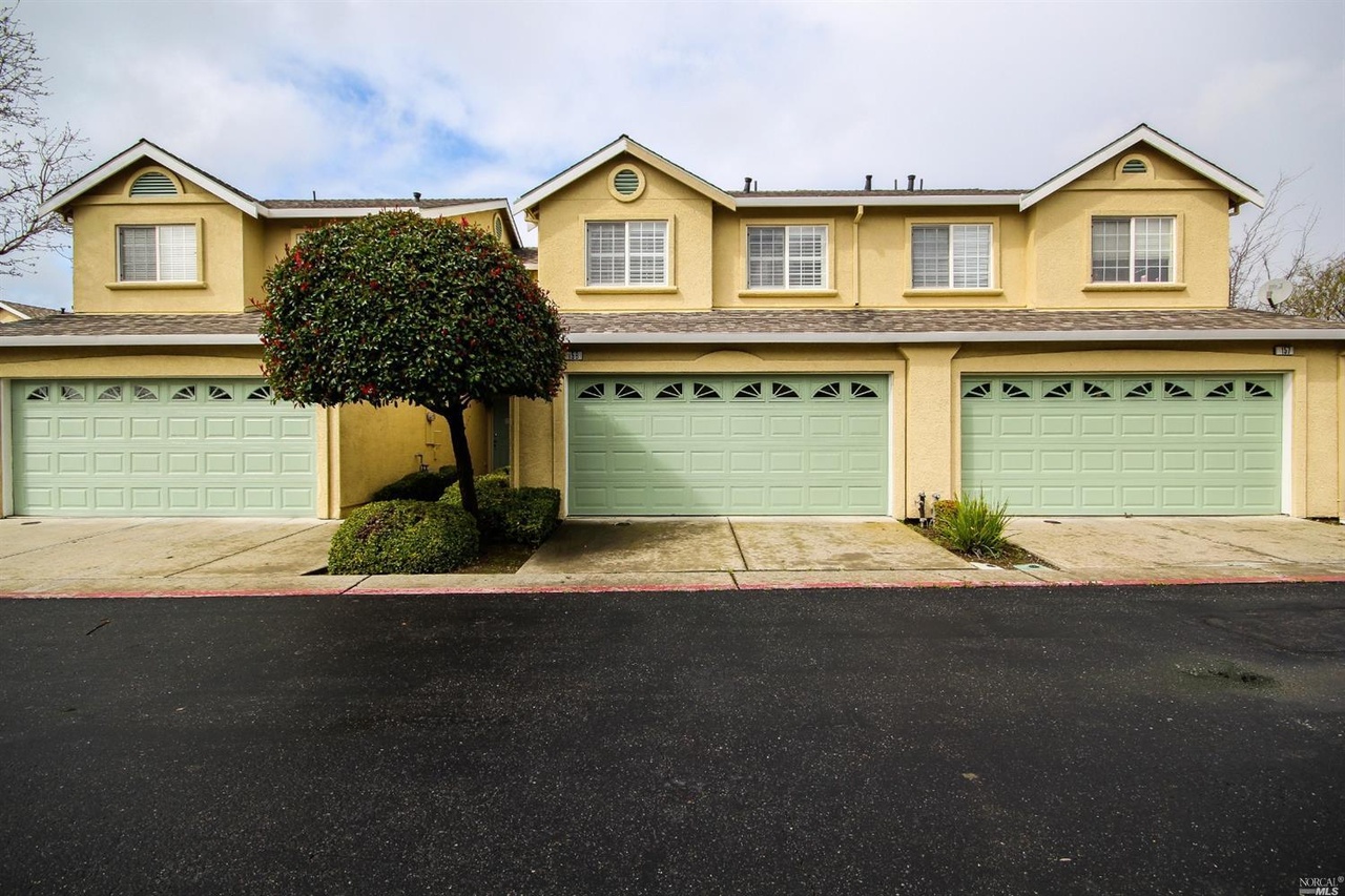 156 Ritter Ct Fairfield Ca 94534 3 Beds 2 5 Baths