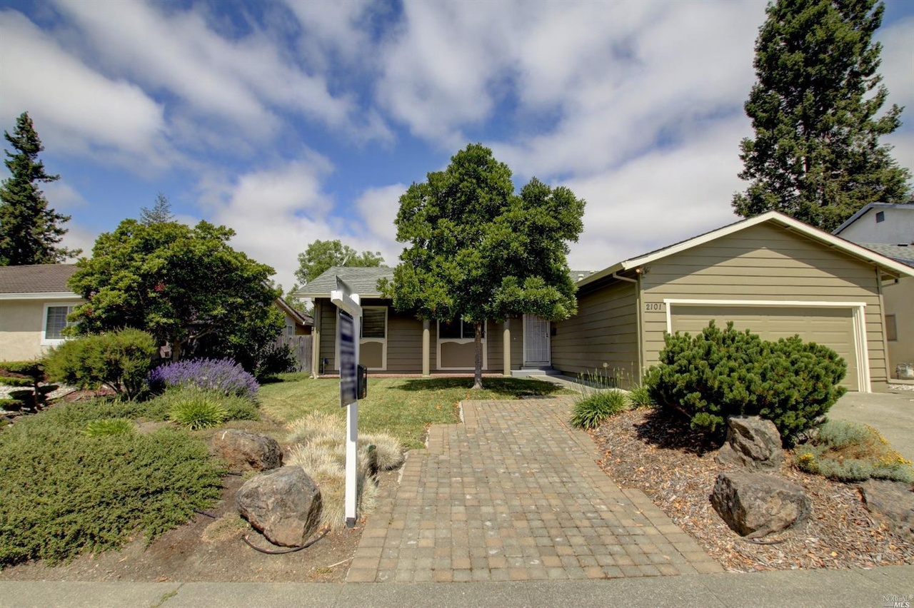 2101 Gilrix St Petaluma Ca 94954 3 Beds 2 Baths