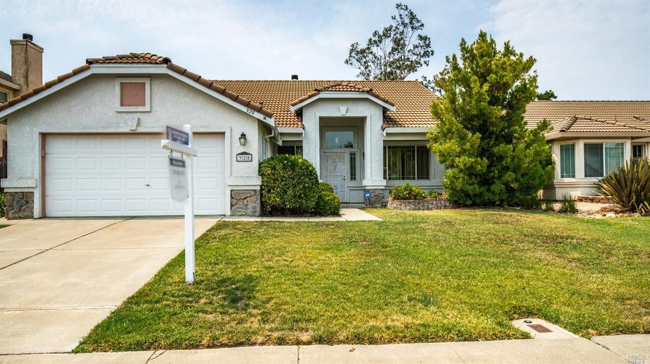 328 Keyes Ct, Suisun City, CA 94585  MLS# 321076987  Redfin