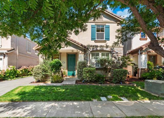 Property at 621 Greentree Cir, Fairfield, CA 94534, 3 beds, 2.5 baths