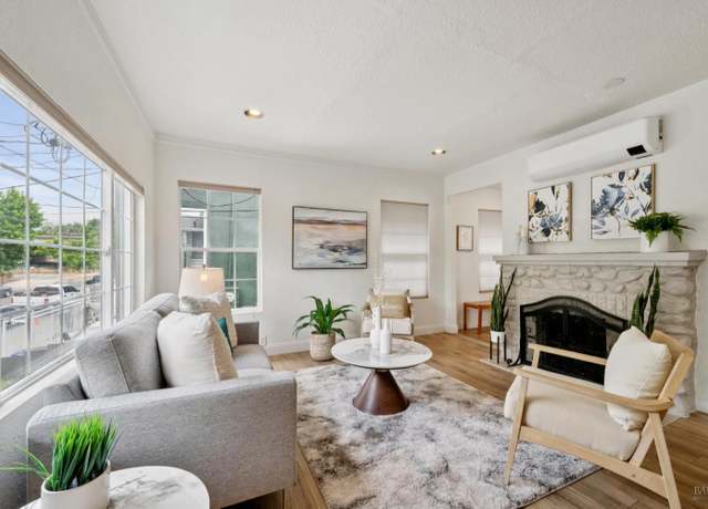 Property at 3206 Champion St, Oakland, CA 94602, 2 beds, 1 bath
