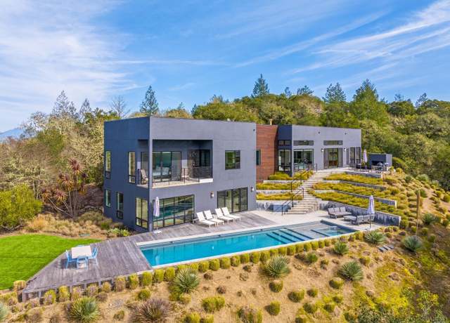 Property at 9224 Carols View Ln, Forestville, CA 95436, 4 beds, 3.5 baths