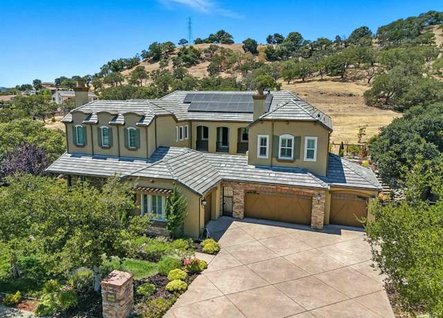 Property at 715 Bridle Ridge Dr, Fairfield, CA 94534, 5 beds, 5.5 baths