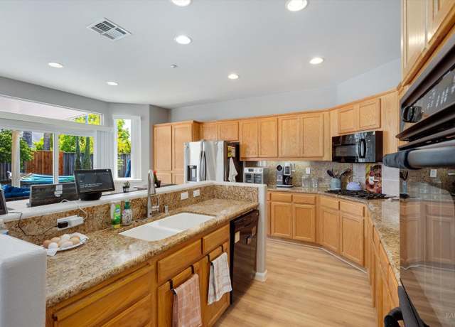 Property at 801 Kimberly Ct, American Canyon, CA 94503, 5 beds, 3 baths