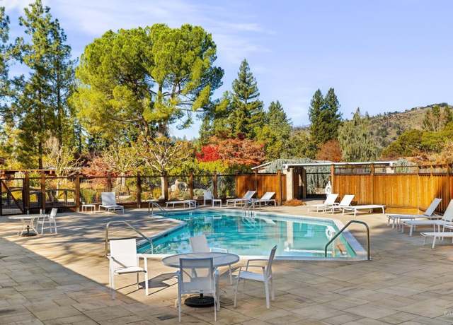 Property at 7 La Canada Ct, St. Helena, CA 94574, 2 beds, 2 baths