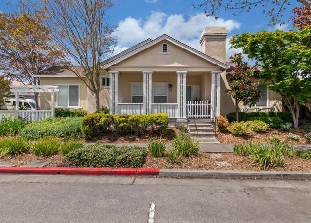 Property at 2 Stratford Pl, Petaluma, CA 94954, 3 beds, 2 baths