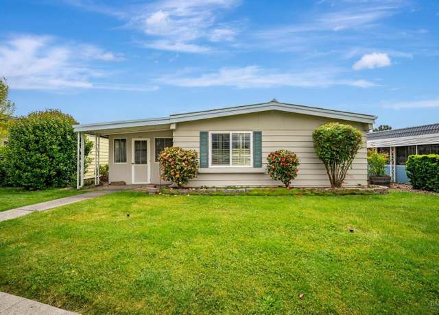 Property at 152 Parque Recrero Dr, Rohnert Park, CA 94928, 2 beds, 2 baths