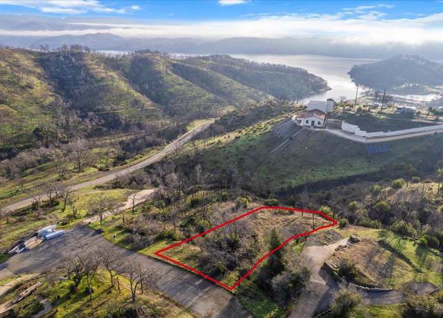 Property at 8 Live Oak Ln, Napa, CA 94558