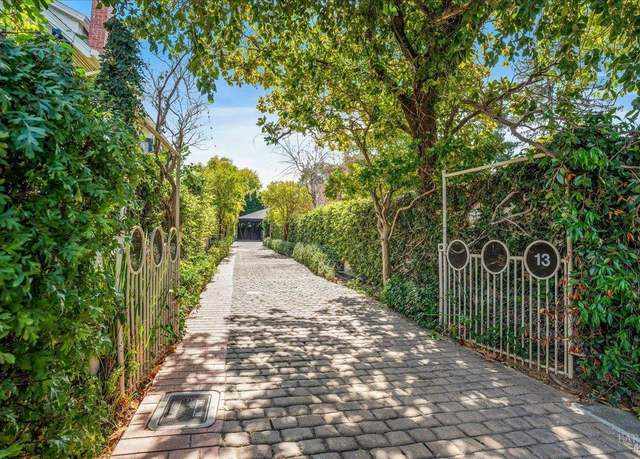 Property at 13 San Rafael Ave Unit C, San Anselmo, CA 94960, 2 beds, 1.5 baths
