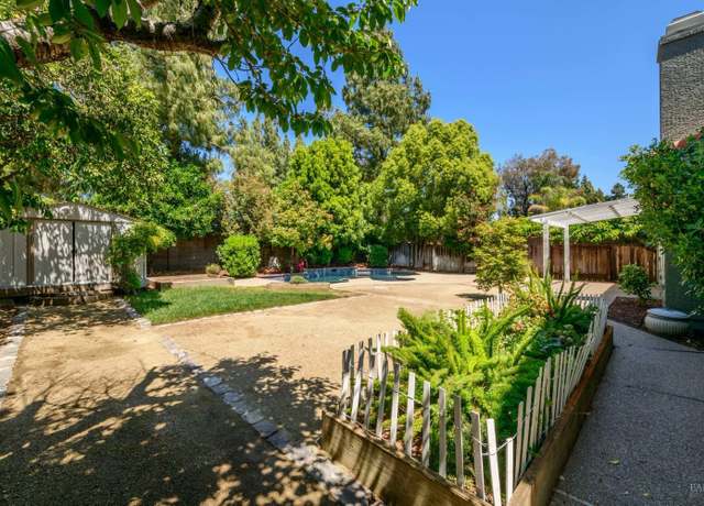 Property at 473 Stanford St, Vacaville, CA 95687, 4 beds, 3 baths