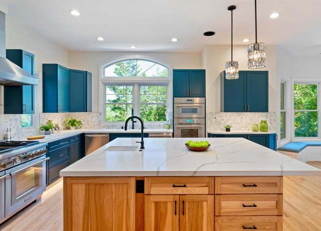 Property at 1362 Manzanita Ct, Santa Rosa, CA 95404, 4 beds, 3.5 baths