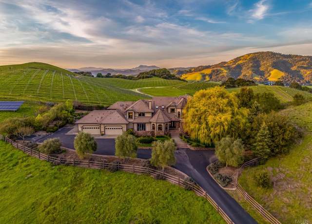 Property at 4720 Guenza Rd, Santa Rosa, CA 95404, 7 beds, 5.5 baths