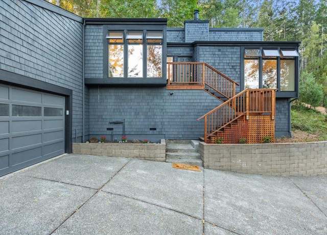 Property at 960 Wild Oak Dr, Santa Rosa, CA 95409, 3 beds, 2.5 baths