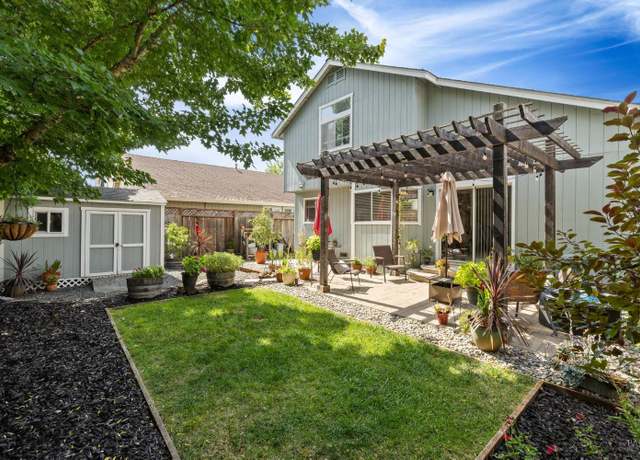 Property at 2344 Donahue Ave, Santa Rosa, CA 95401, 3 beds, 2.5 baths