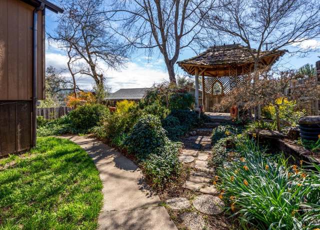 Property at 4621 N State St, Ukiah, CA 95482, 3 beds, 2 baths