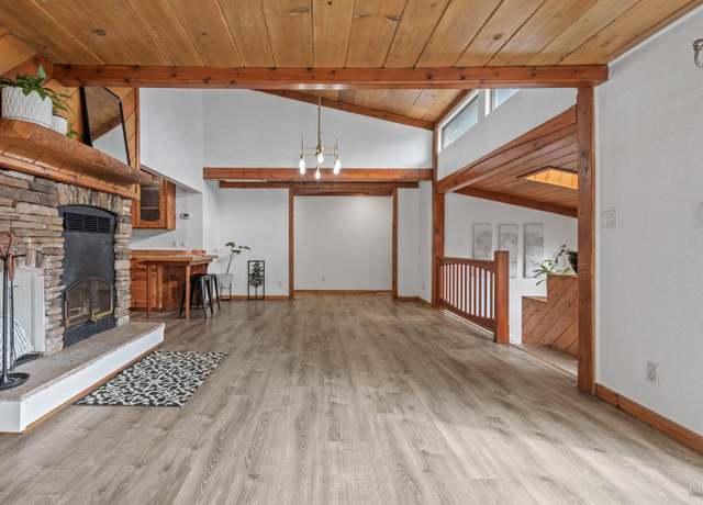 Property at 4621 N State St, Ukiah, CA 95482, 3 beds, 2 baths