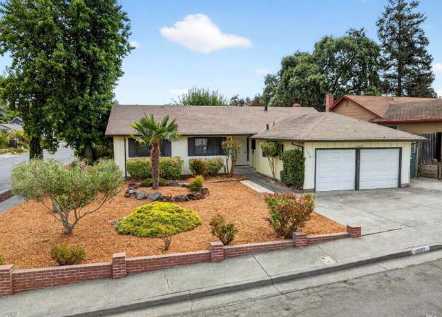 Property at 1552 Moonview Ct, Santa Rosa, CA 95401, 3 beds, 2 baths