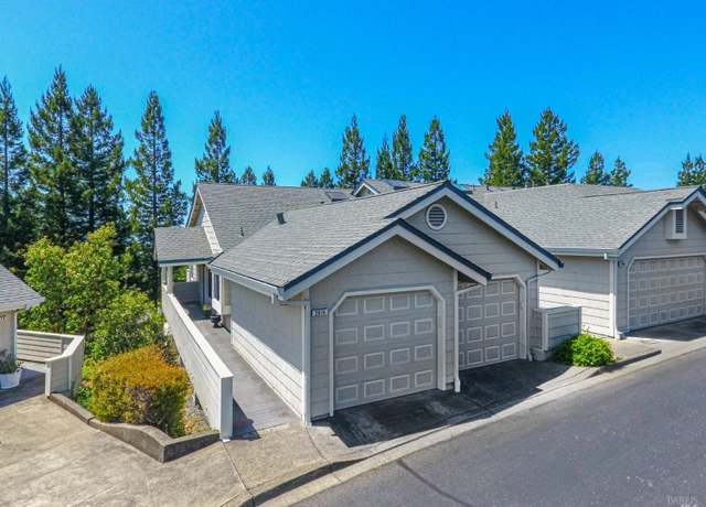 Property at 2016 Stonefield Ln, Santa Rosa, CA 95403, 3 beds, 2.5 baths